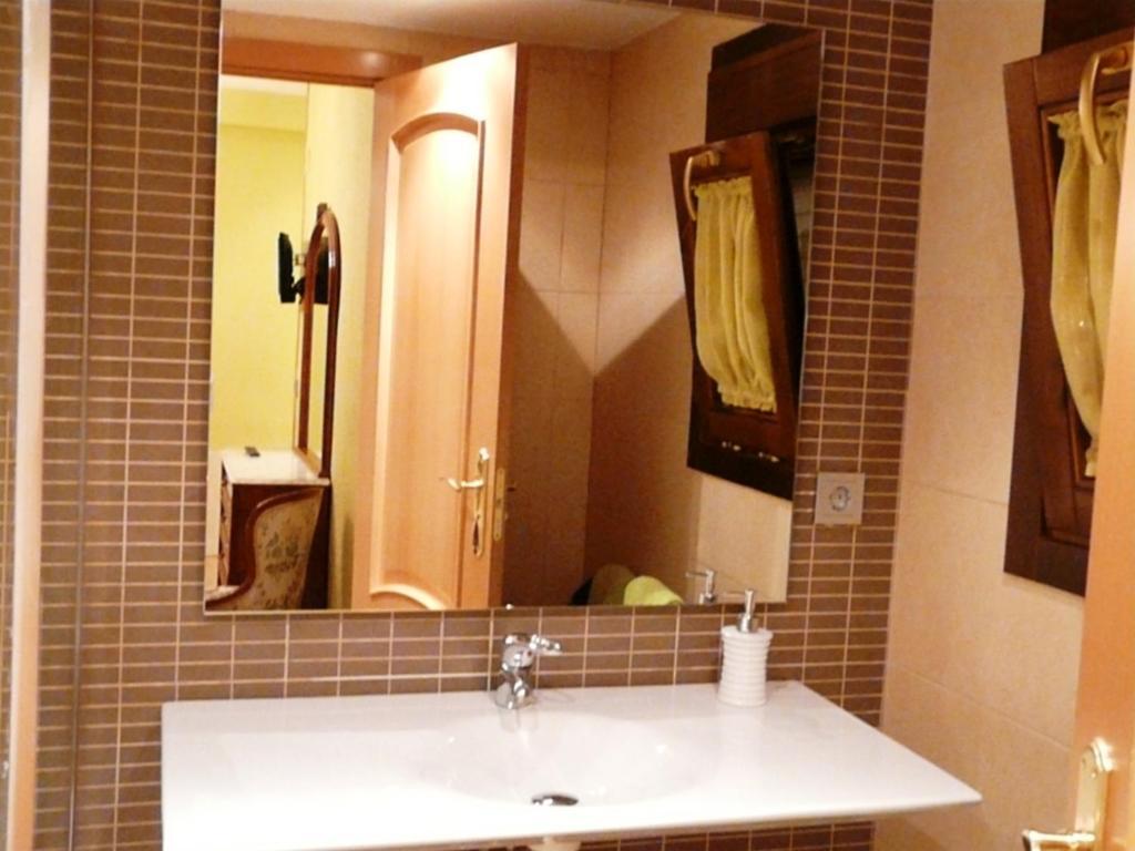 Apartamento Turistico Guara Casa Castro Barbastro Exterior foto