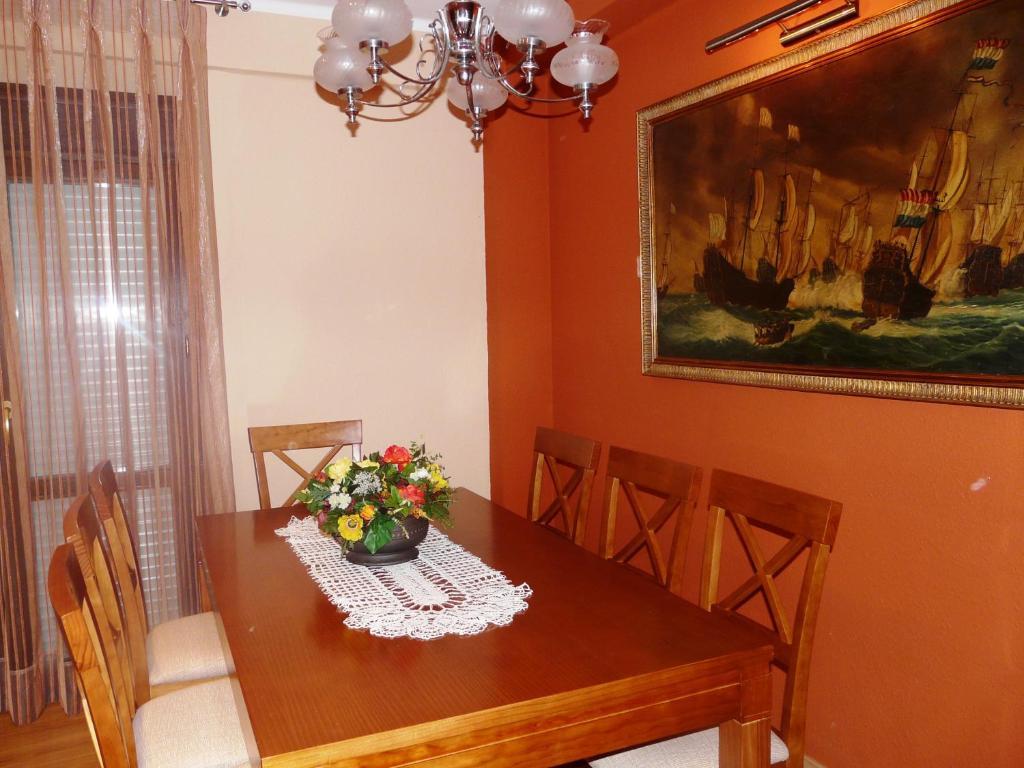 Apartamento Turistico Guara Casa Castro Barbastro Exterior foto